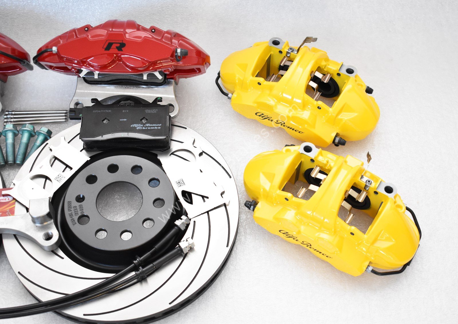 MQB Alfa Romeo Giulia Stelvio Brembo 4pot Tarox F2000 Brake Kit