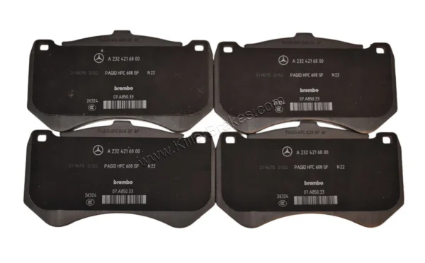 Front Ceramic Brake Pad Set Mercedes C E Classe 205 213 C 63 AMG Ceramic A0004208905 A0004205800