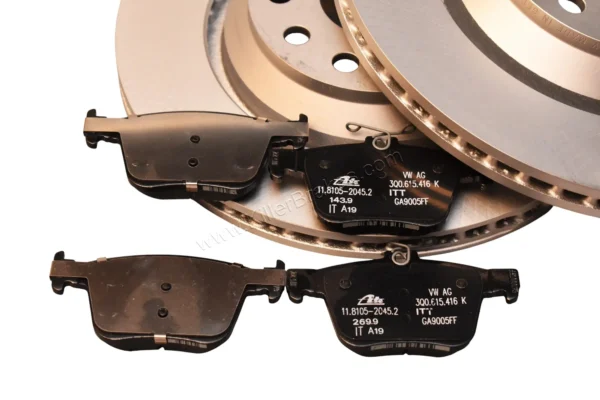 Rear Pack Audi Volkswagen original Brake Discs 5Q0615601E 310x22mm OE Pads 3Q0698451E